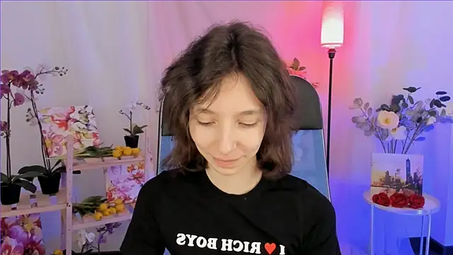 EmmanuellBrown online show from December 23, 10:14 am