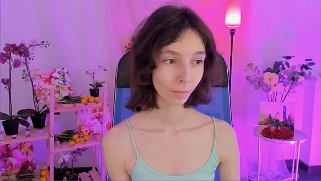 EmmanuellBrown online show from December 19, 10:17 am