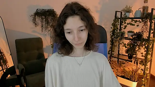 EmmanuellBrown online show from April 4, 12:50 am