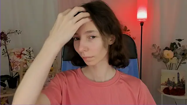 Snapshot of EmmanuellBrown chatting on December 14, 4:08 am EmmanuellBrown online show from December 14, 4:08 am