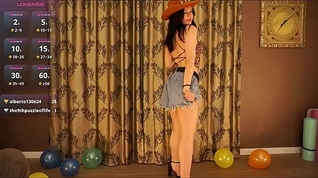 Snapshot of BlissHey chatting on February 26, 3:34 pm BlissHey online show from February 26, 3:34 pm