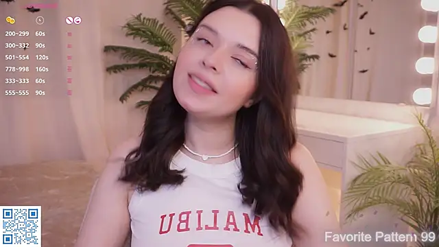 Snapshot of BlissHey chatting on December 4, 5:34 pm BlissHey online show from December 4, 5:34 pm