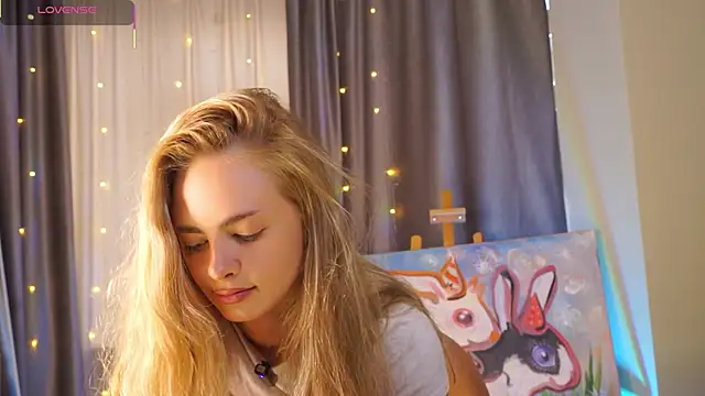 Snapshot of AliciaMellow chatting on March 14, 12:00 pm AliciaMellow online show from March 14, 12:00 pm