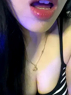 Snapshot of Mon_monbaby chatting on October 28, 6:29 pm Mon monbaby online show from October 28, 6:29 pm