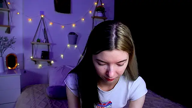 Snapshot of EmmieBlade chatting on October 16, 7:22 pm EmmieBlade online show from October 16, 7:22 pm