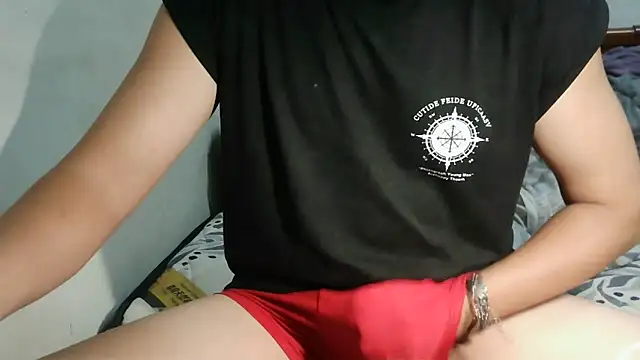 Snapshot of bigbb101011 chatting on December 14, 11:16 am bigbb101011 online show from December 14, 11:16 am