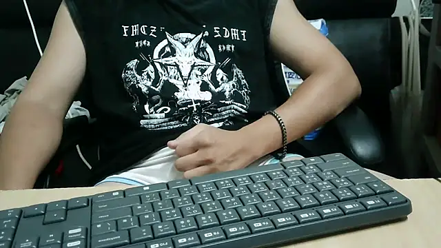 Snapshot of bigbb101011 chatting on November 1, 1:27 pm bigbb101011 online show from November 1, 1:27 pm