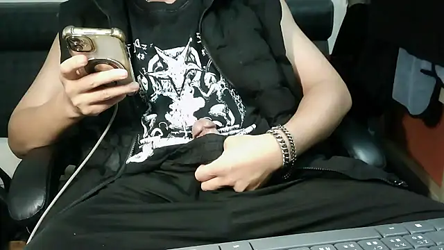 bigbb101011 online show from January 9, 4:25 pm