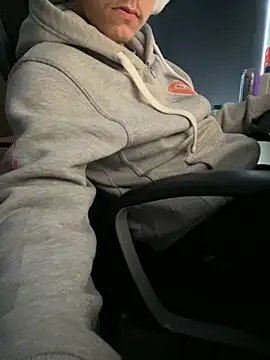 solooboy18 online show from September 28, 11:50 am