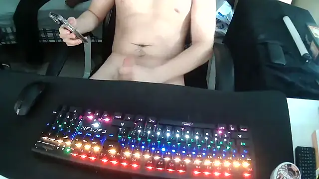 solooboy18 online show from September 27, 2:45 pm