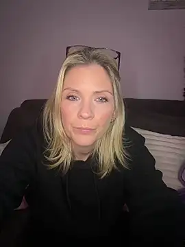 Lexi-Lux-X online show from January 7, 12:37 am