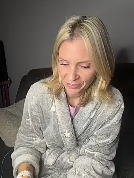 Lexi-Lux-X online show from November 3, 3:56 am