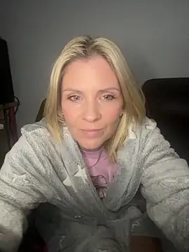 Lexi-Lux-X online show from October 31, 1:57 am