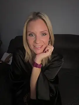 Lexi-Lux-X online show from November 10, 2:05 am