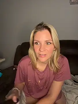 Lexi-Lux-X online show from February 17, 3:15 am