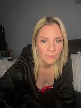 Lexi-Lux-X online show from January 12, 2:40 am
