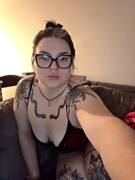 yourr onlyy1 online show from November 16, 11:30 pm