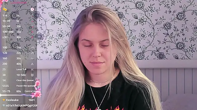 AngelAnty online show from March 8, 1:25 pm