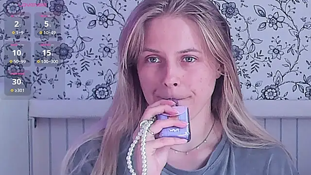 AngelAnty online show from July 15, 1:07 pm