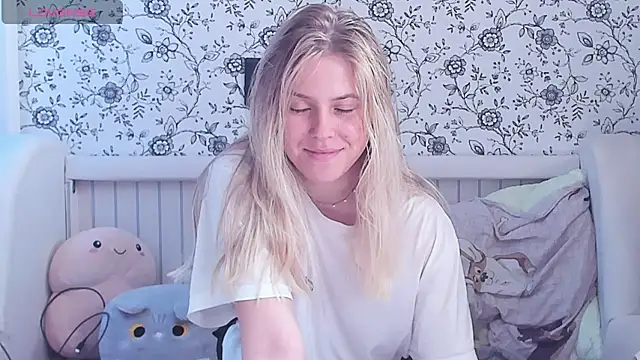 AngelAnty online show from June 25, 1:05 pm