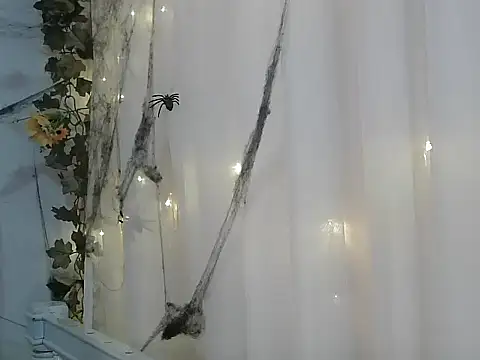 Snapshot of angelainparis28 chatting on October 27, 6:03 am angelainparis28 online show from October 27, 6:03 am