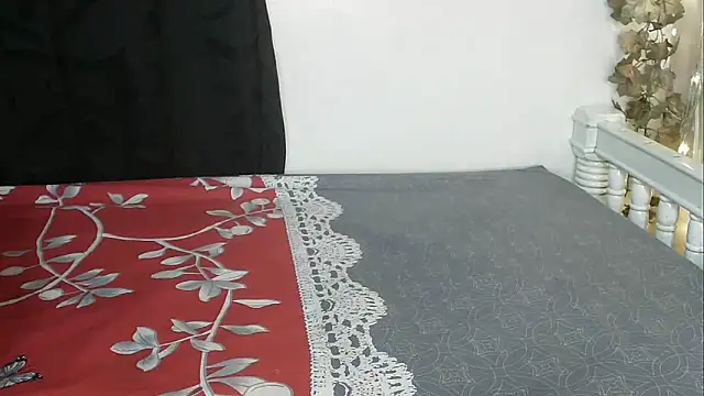 Snapshot of angelainparis28 chatting on September 30, 6:30 am angelainparis28 online show from September 30, 6:30 am