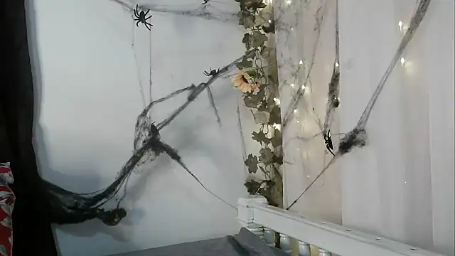 Snapshot of angelainparis28 chatting on October 25, 4:55 am angelainparis28 online show from October 25, 4:55 am