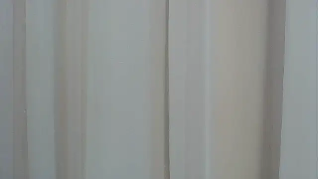 Snapshot of angelainparis28 chatting on November 6, 6:23 pm angelainparis28 online show from November 6, 6:23 pm