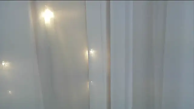 Snapshot of angelainparis28 chatting on September 15, 6:47 am angelainparis28 online show from September 15, 6:47 am