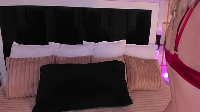 GretaVelvet online show from January 9, 8:05 pm