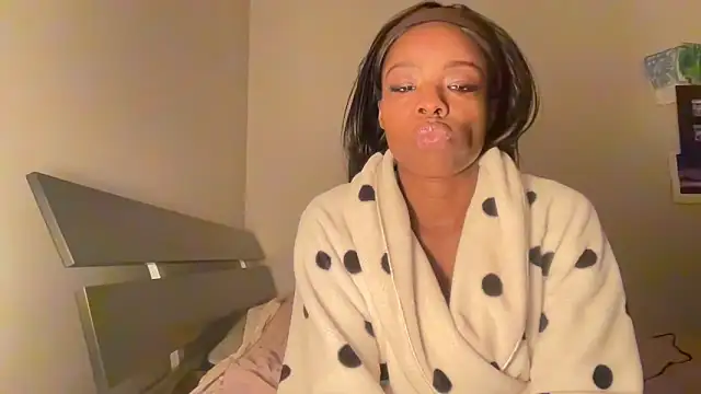 Snapshot of Peachyz69 chatting on November 1, 2:51 am Peachyz69 online show from November 1, 2:51 am