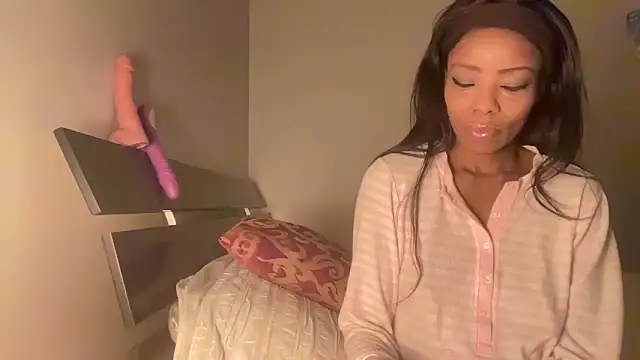 Peachyz69 online show from May 4, 2:59 am