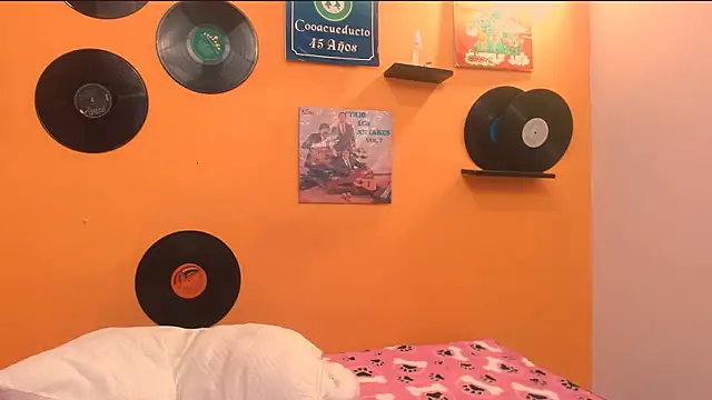 meisevil77 online show from December 19, 2:26 am