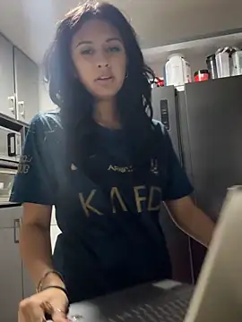 lynn9000 online show from November 3, 4:28 am