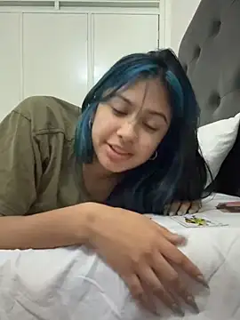 lynn9000 online show from March 15, 4:19 am