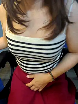 Bee sweet online show from April 3, 9:54 pm