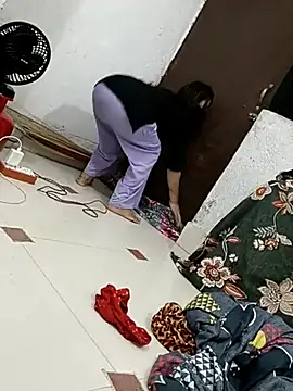 hiddennisha online show from October 18, 1:57 pm