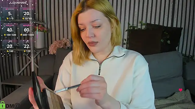 Michele Greenn online show from March 30, 1:07 am