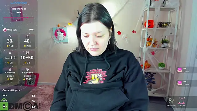 Michele Greenn online show from November 1, 1:12 am