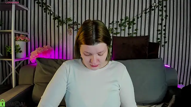 Michele Greenn online show from February 12, 1:05 am