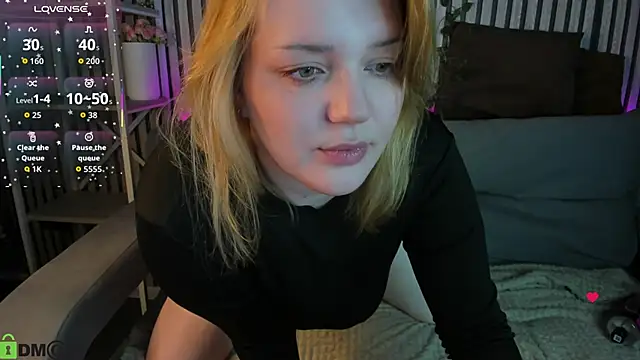 Michele Greenn online show from April 3, 1:23 am