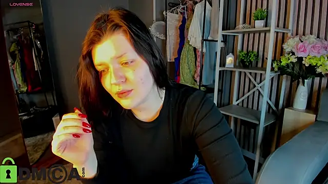 Michele Greenn online show from December 15, 1:00 am