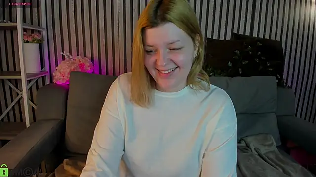 Michele Greenn online show from April 13, 1:09 am