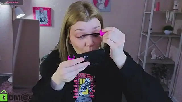 Michele Greenn online show from March 14, 1:11 am