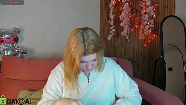 Michele Greenn online show from March 28, 1:06 am