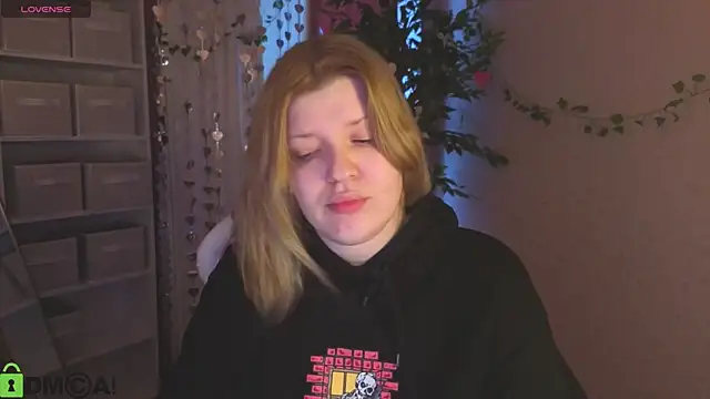 Michele Greenn online show from March 15, 1:01 am