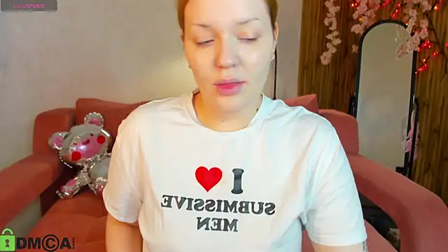 Michele Greenn online show from April 19, 1:06 am