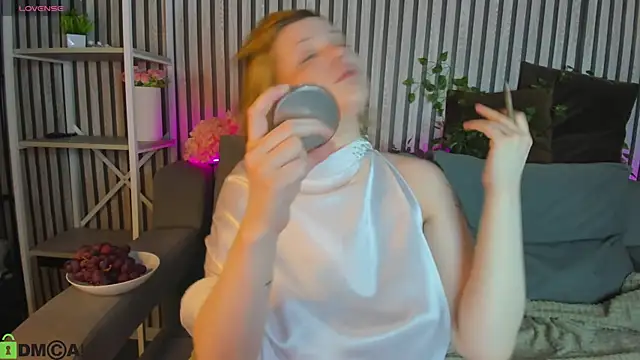 Michele Greenn online show from April 11, 1:13 am