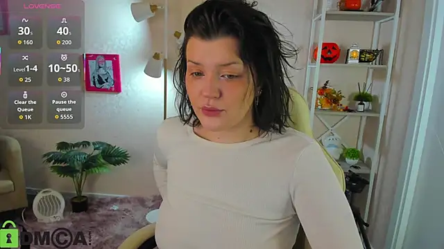 Michele Greenn online show from November 23, 5:01 pm