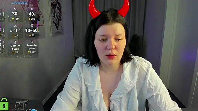 Michele Greenn online show from October 22, 1:05 am